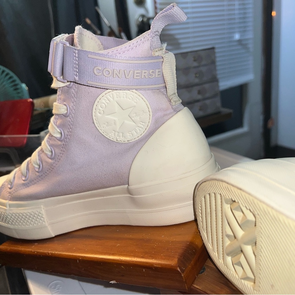 Converse High-Top Sneakers in Light Purple and Off-White like new - Picture 14 of 16
